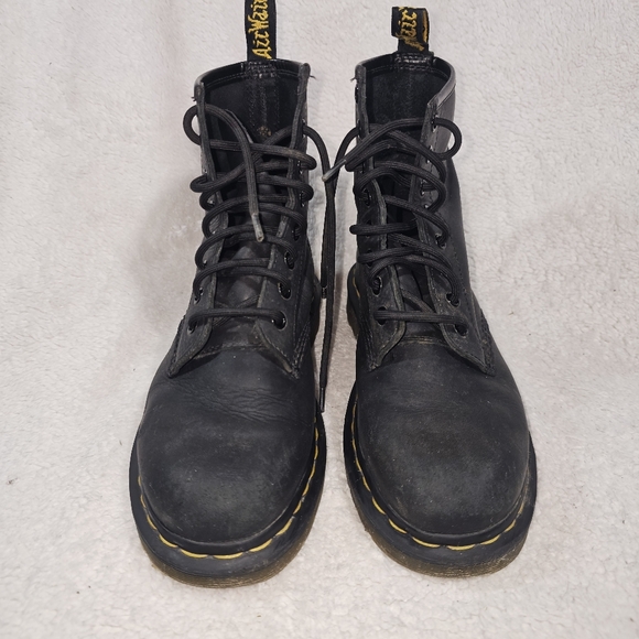 Dr. Martens Boots Size 6. - Picture 8 of 14